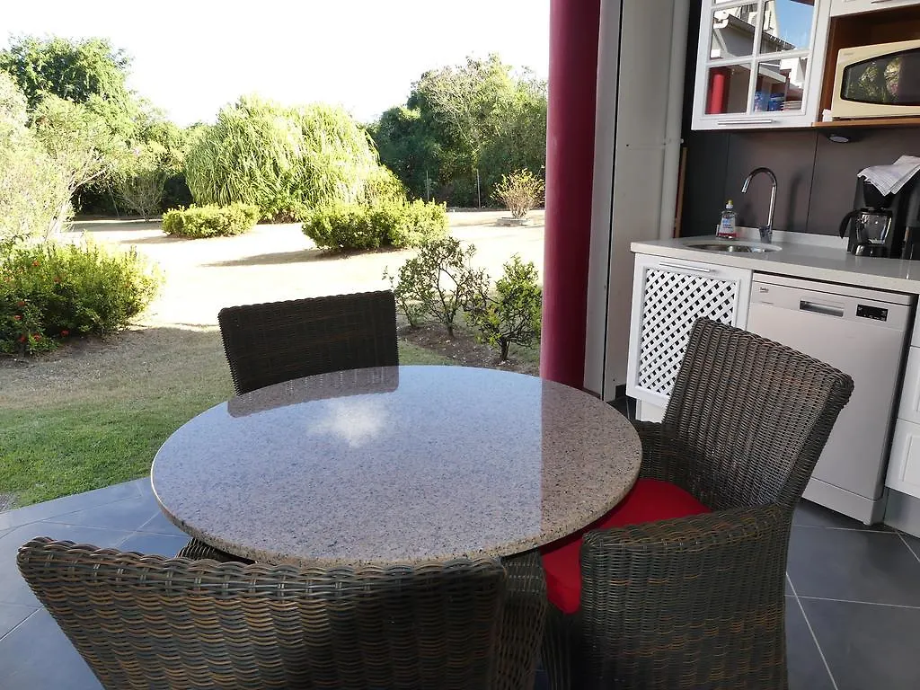 Residence Le Vallon Guadeloupe Parc Piscine Appartements & Studios & Services Hoteliers A La Carte Saint-Francois