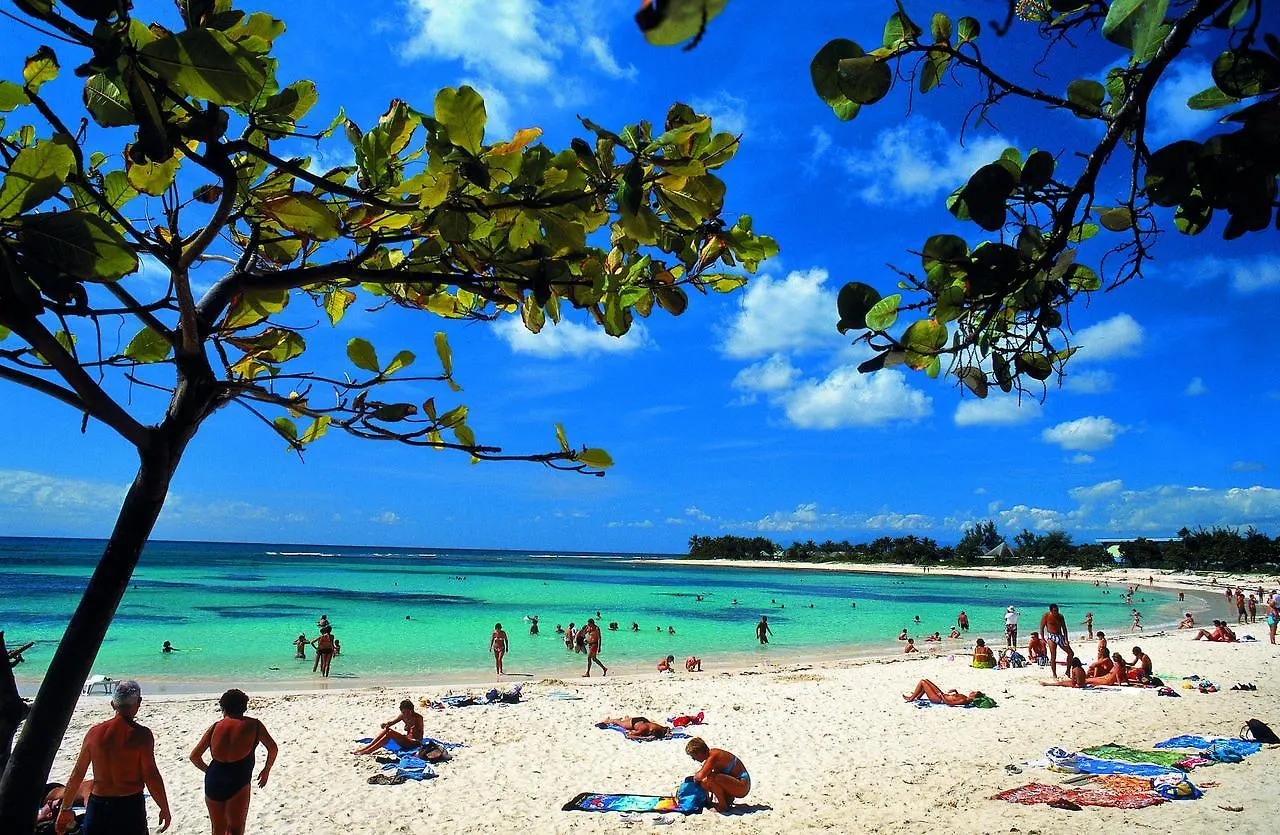 Residence Le Vallon Guadeloupe Parc Piscine Appartements & Studios & Services Hoteliers A La Carte Saint-Francois  Hotel