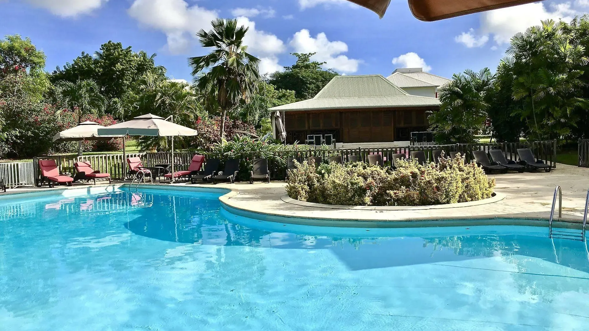 Residence Le Vallon Guadeloupe Parc Piscine Appartements & Studios & Services Hoteliers A La Carte Saint-Francois
